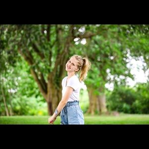 Meet your Posher, Elizabeth